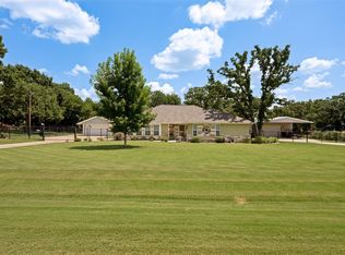 112 Towering Oaks Ct, Burleson, TX 76028