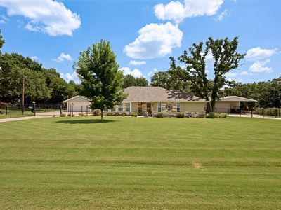 112 Towering Oaks Ct, Burleson, TX, 76028