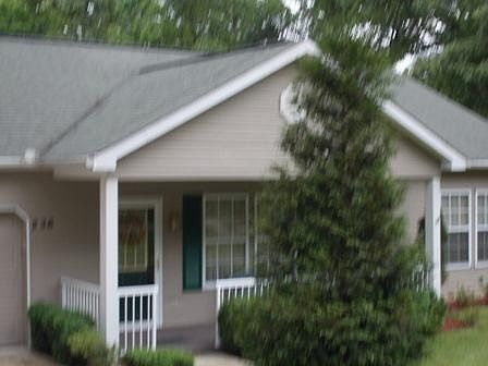 3rd image of 236 Pomeroy Dr