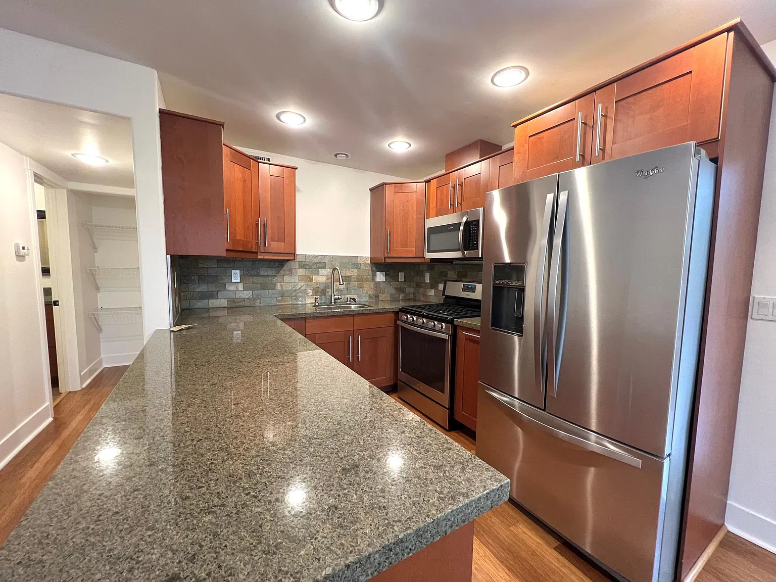 1 bed, 720 sqft, $2,595 — Photo 2