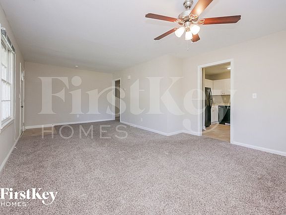 3rd image of 873 White Oak Dr