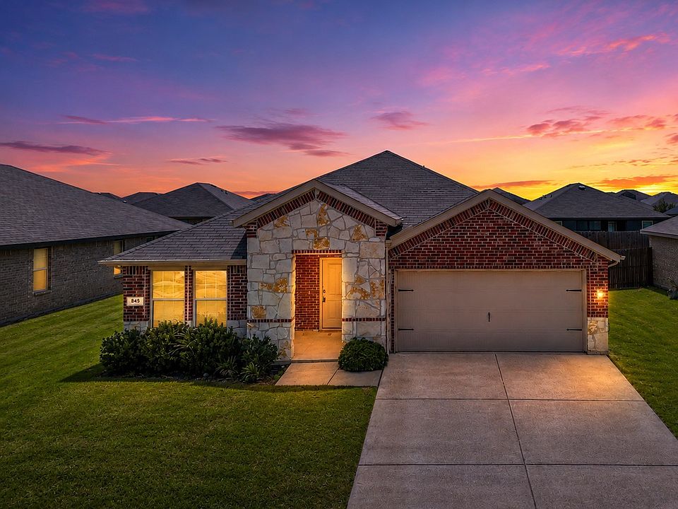 1st image of 819 Rustic Way