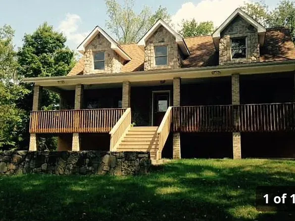 1 Pleasant Valley Ln, Wallkill, NY 12589