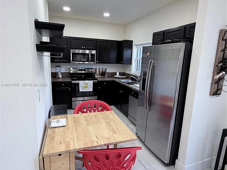 268 SE 31st Ave — Photo 14