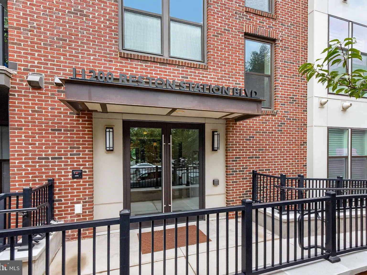 Lofts At Reston Station — Photo 2