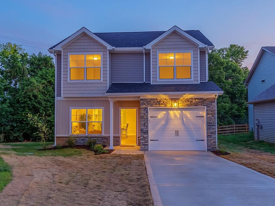 1st image of 372 Village Dr