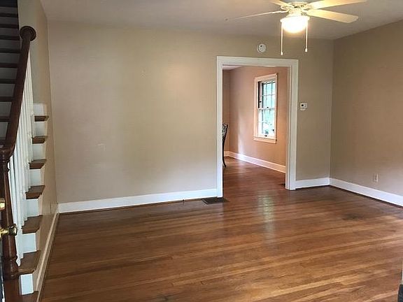 3rd image of 109 Barberry Ln
