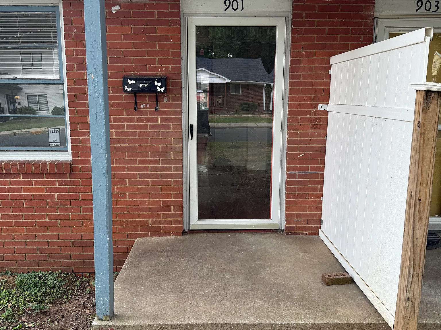903 Academy Street — Photo 3