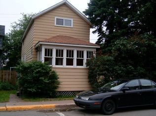 403 E Pearl St, Ishpeming, MI 49849