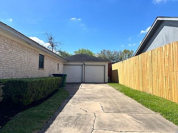 4th image of 9231 Neff St