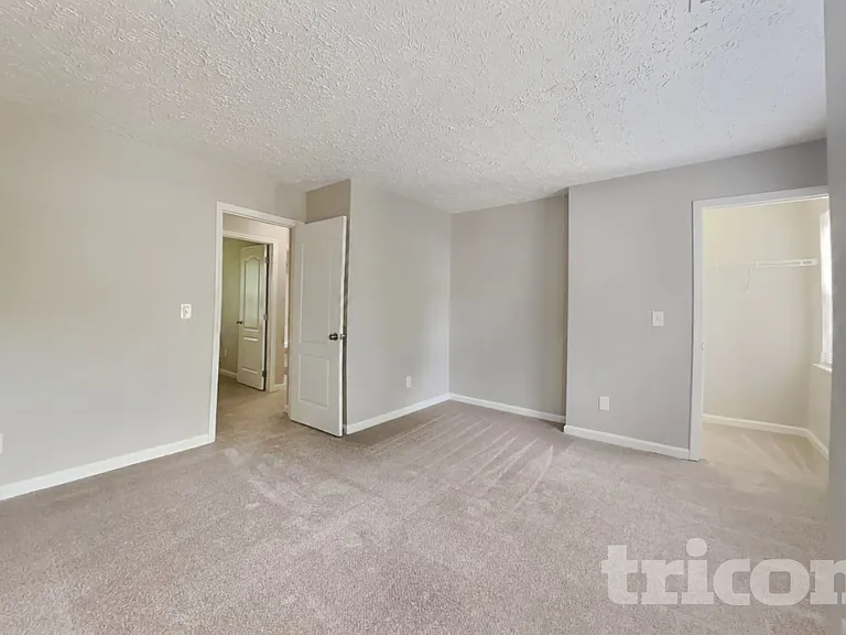 1829 Elkpark Dr — Photo 12