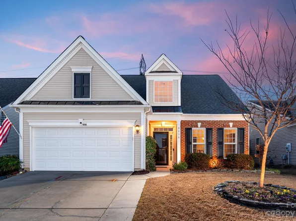 8418 Darcy Hopkins Dr, Charlotte, NC 28277