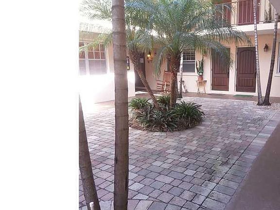 4th image of 510 NE 17th Ave APT 106