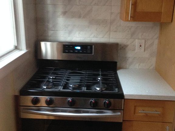 Kitchen stove