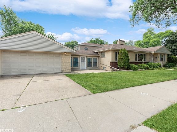 2nd image of 10201 S Artesian Ave
