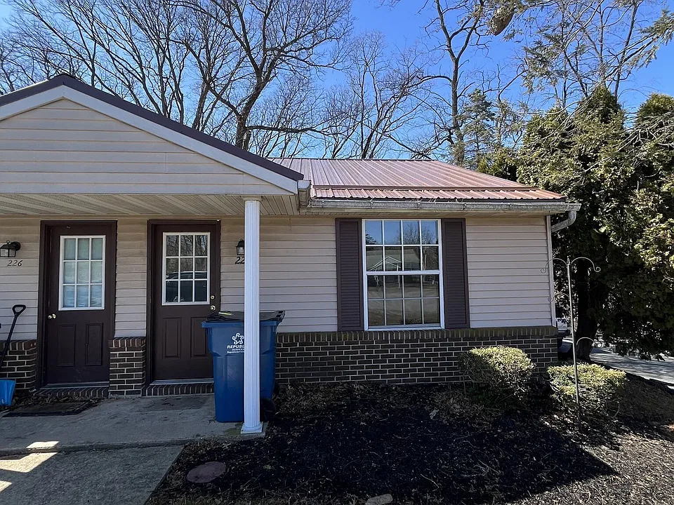 228 Oak Manor Dr