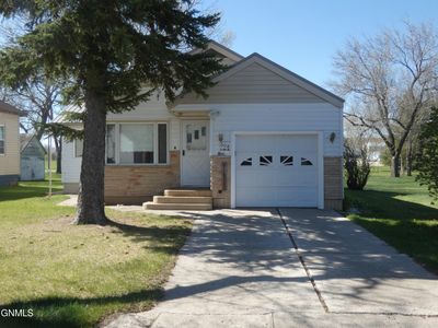 608 NE 2nd St, Strasburg, ND, 58573