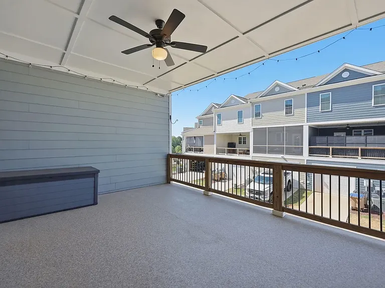 976 Gateway Commons Cir — Photo 39