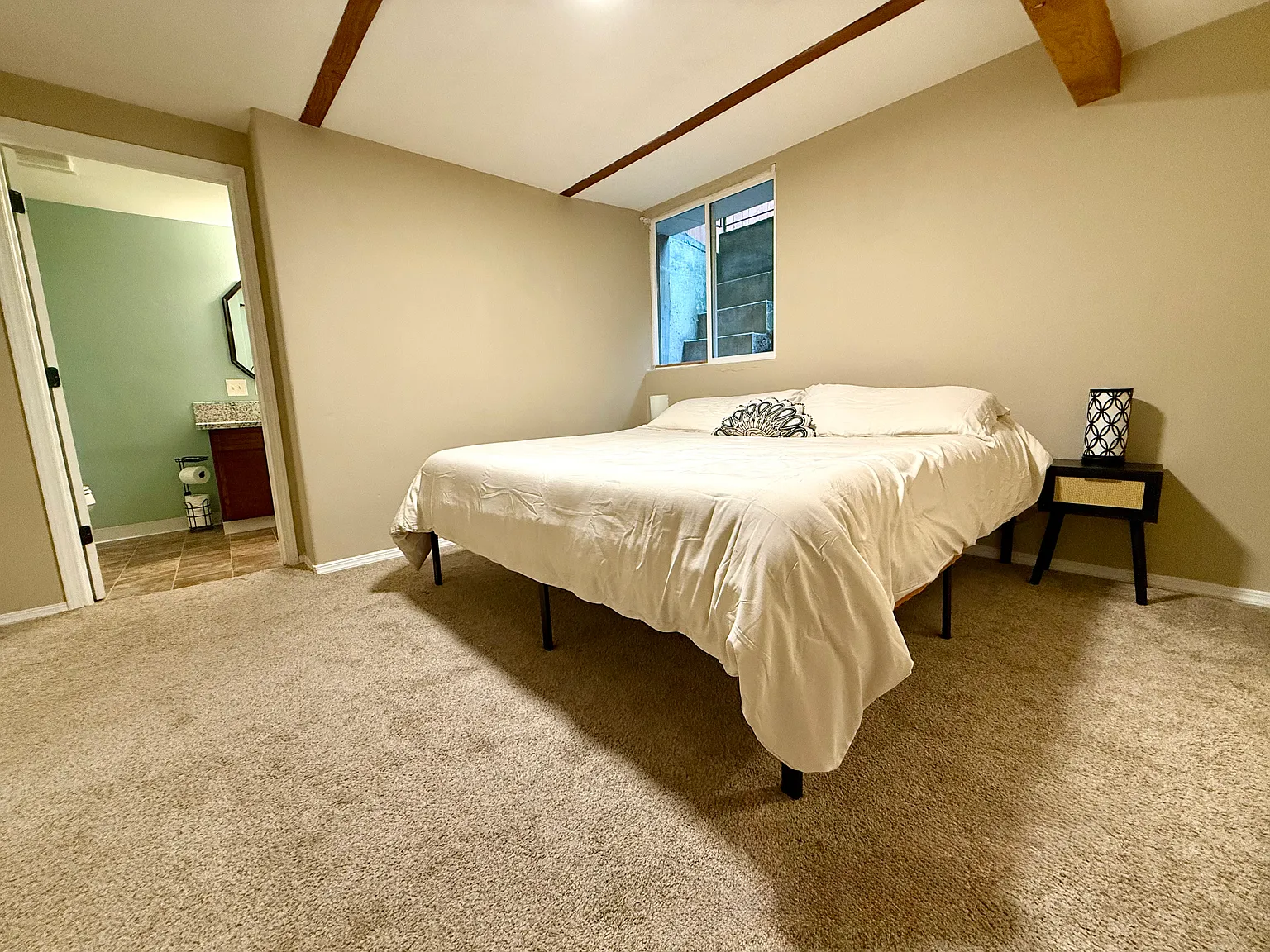 2 bed, 900 sqft, $1,950 — Photo 4