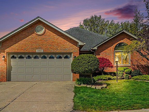 2nd image of 15811 Horseshoe Path Ct
