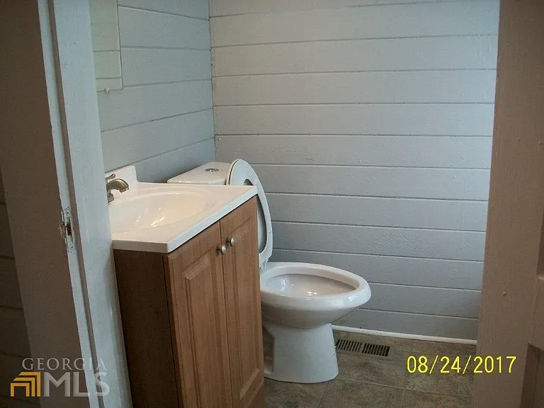 204 Georgia Ave #B — Photo 18