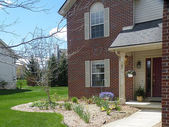 2nd image of 587 E Castlebury Cir