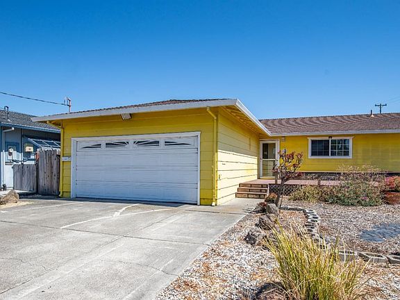 3rd image of 525 Baron Drive