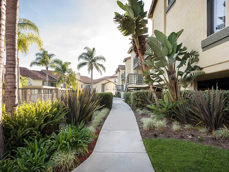 Elan Overlook Laguna Apartments — Photo 14
