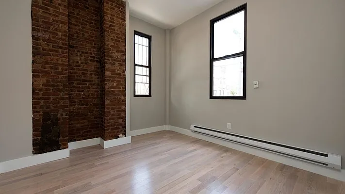 Rented by Nooklyn NYC LLC | media 105