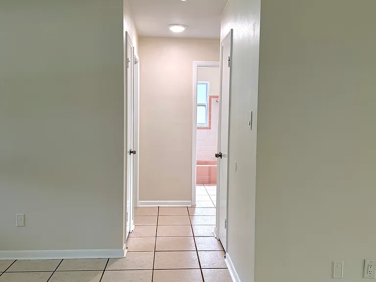 208 Plumosa Dr — Photo 3