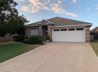 816 Yellow Tavern Ct, Grand Prairie, TX 75052