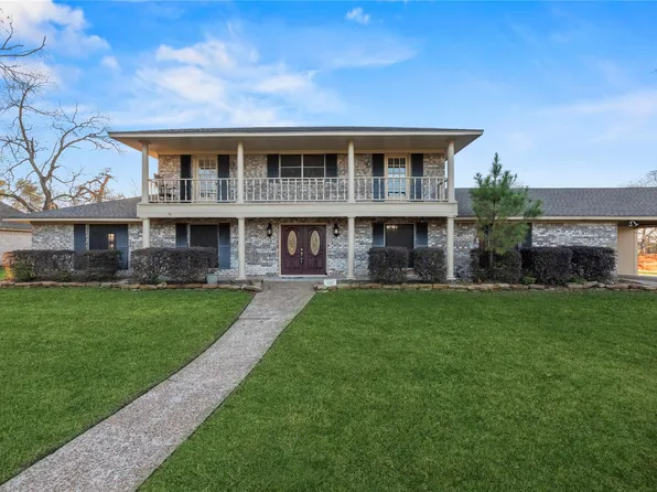 231 Corpus Dr, Magnolia, TX 77354