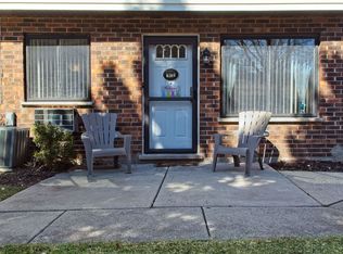 9072 Archer Ave #9072C, Willow Springs, IL 60480