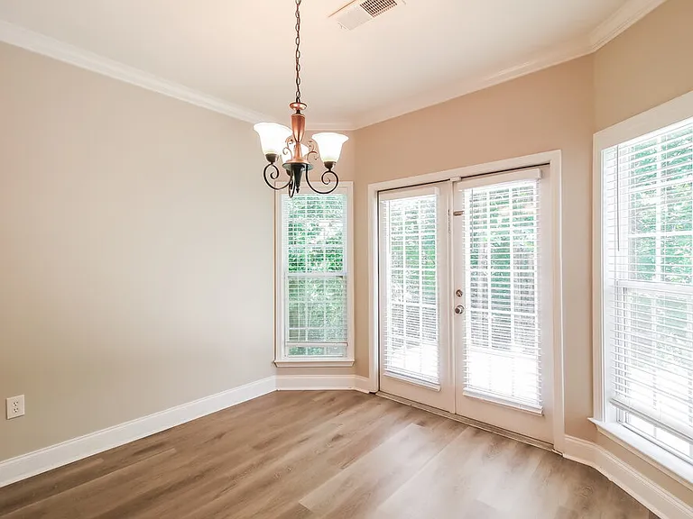 215 Village Park Dr — Photo 6