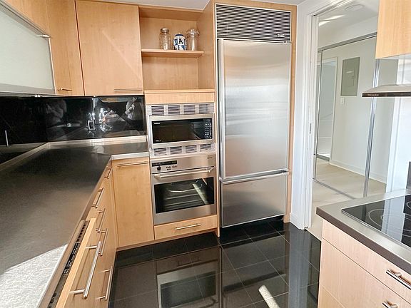 4th image of 2575 Tolmie St #10
