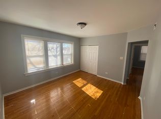 2834 W 65th St APT 2W, Chicago, IL 60629