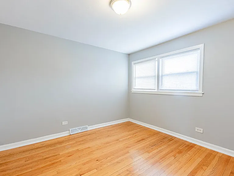 7637 S Essex Ave #2 — Photo 16