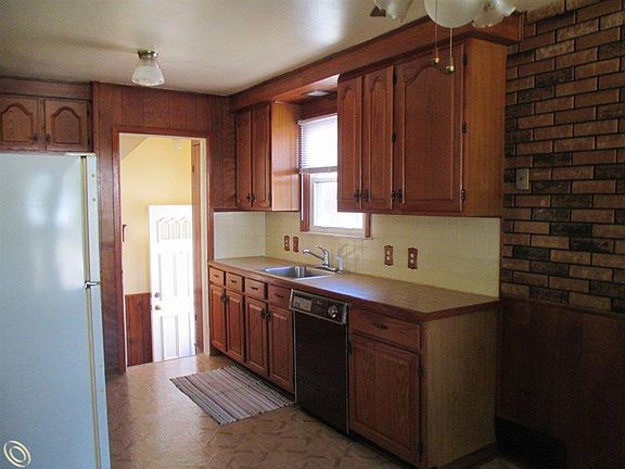 4th image of 3880 16th St