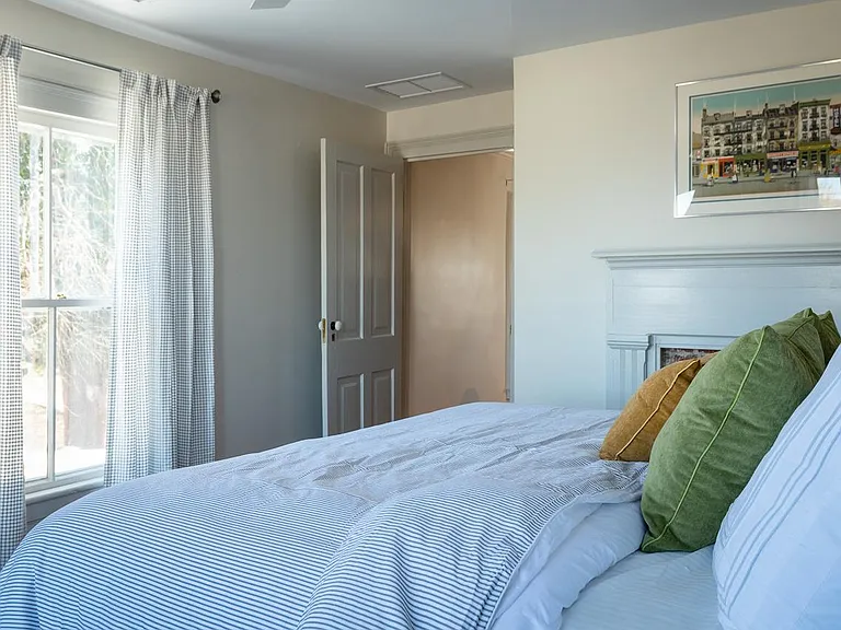 915 Belmont Ave #4 — Photo 8