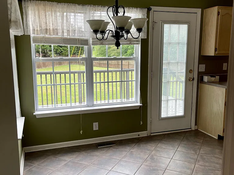 203 Stonemeade Ct — Photo 4