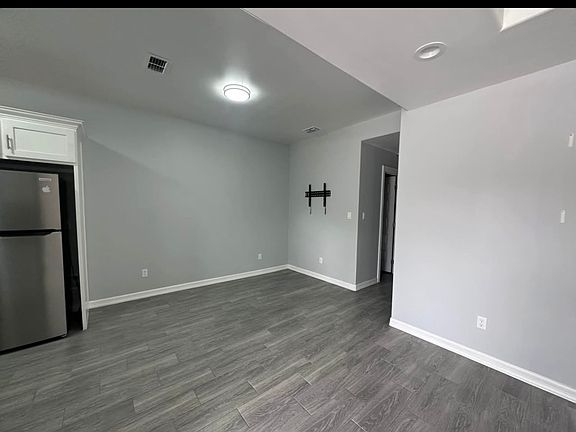 4th image of 9032 Mason St Unit A