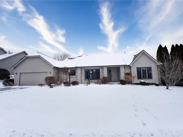 2 Dartmouth Ct, Pittsford, NY 14534