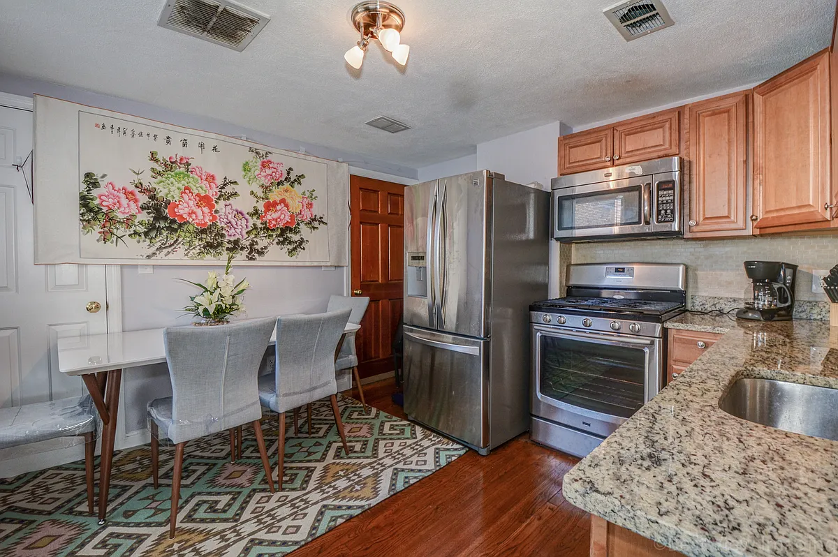 Building Photo - 272 D St #2