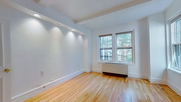 Rented by Douglas Elliman | media 20