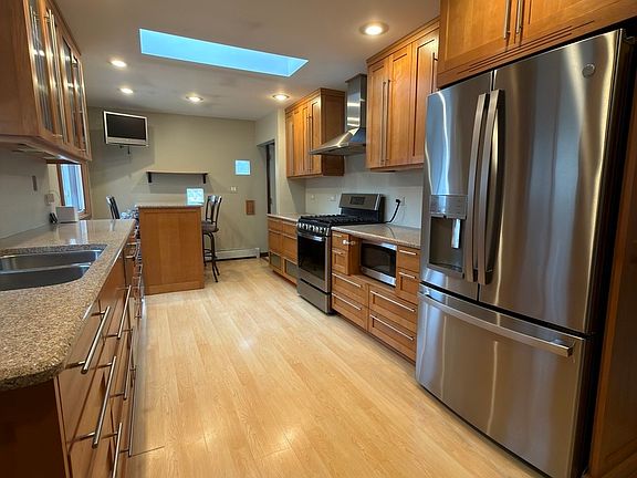 2nd image of 4617 Joliet Ave
