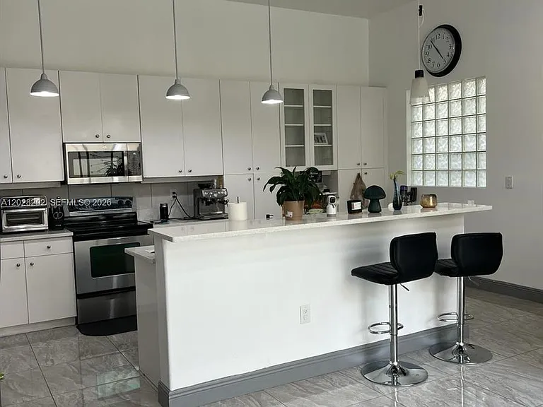 1120 Papaya St — Photo 6