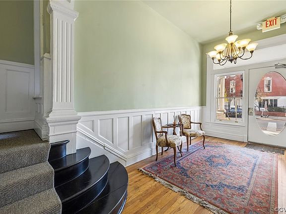 5th image of 1652 W Grace St #U1a