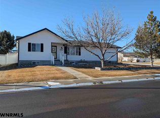 835 17th St, Gering, NE 69341