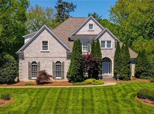 3670 Rosebriar Cir, Winston Salem, NC 27106