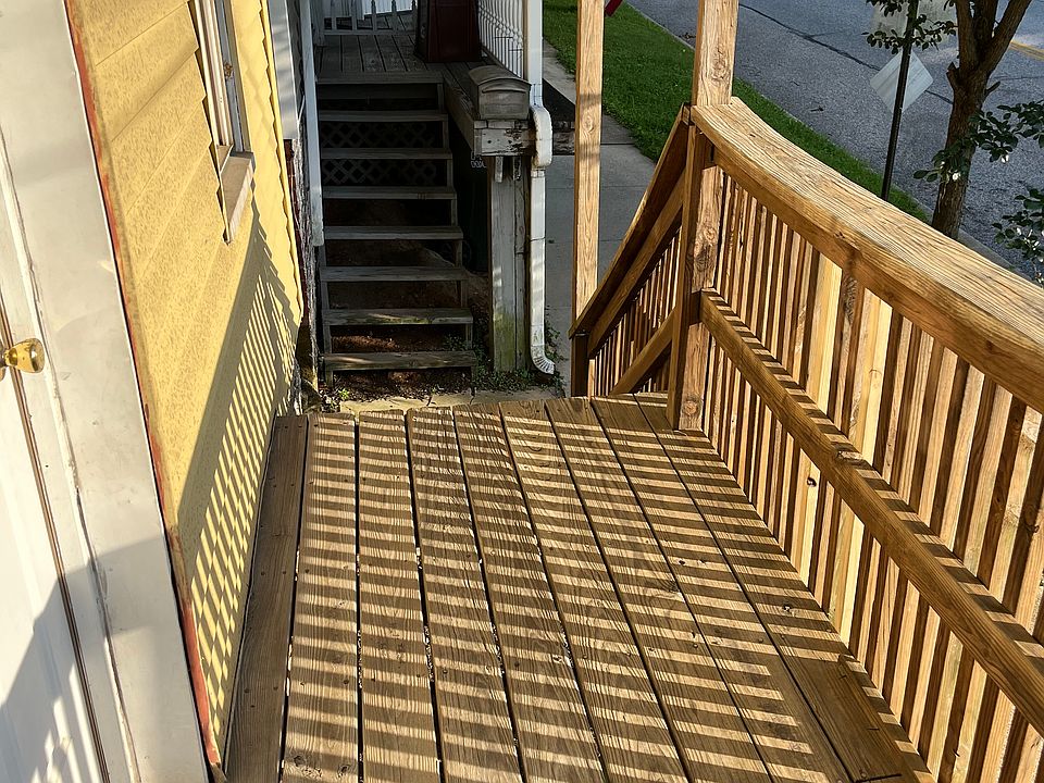 Front walk-up porch.
